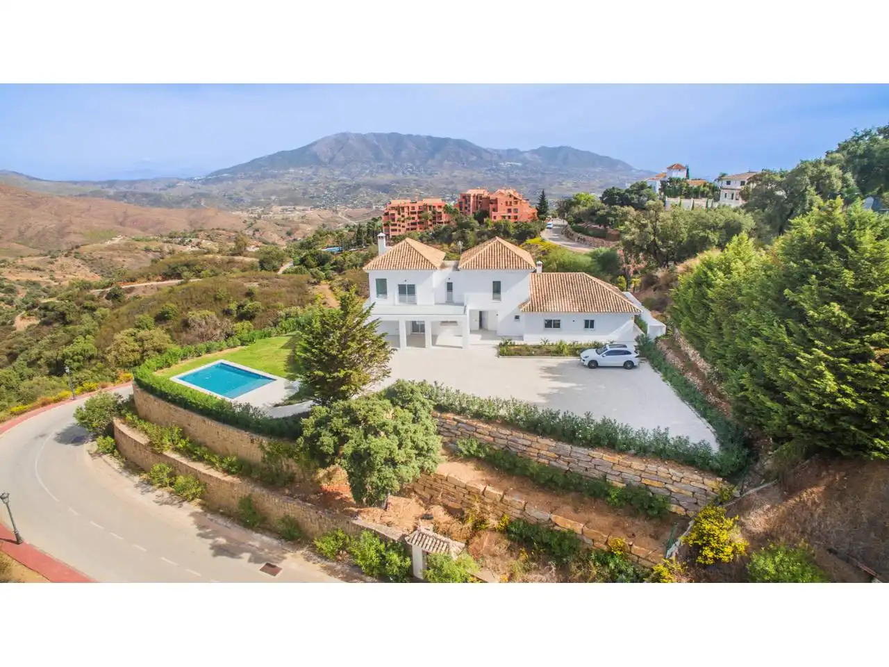 Vista exterior de Casa o chalet en venta en Marbella con Aire acondicionado, Calefacción y Jardín privado