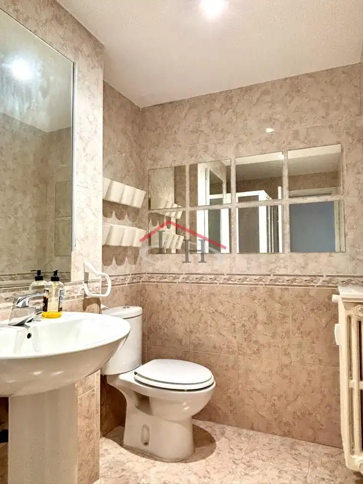 Baño de Apartamento de alquiler en León Capital  con Calefacción y Amueblado