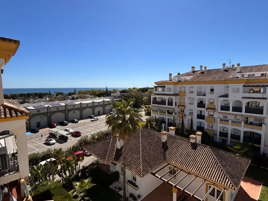 Exterior view of Flat for sale in Marbella  with Air Conditioner, Swimming Pool and Balcony