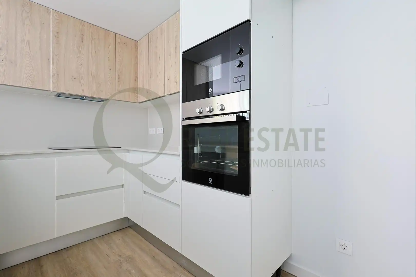 Küche von Wohnung zum Verkauf in Alicante / Alacant mit Klimaanlage, Terrasse und Abstellraum