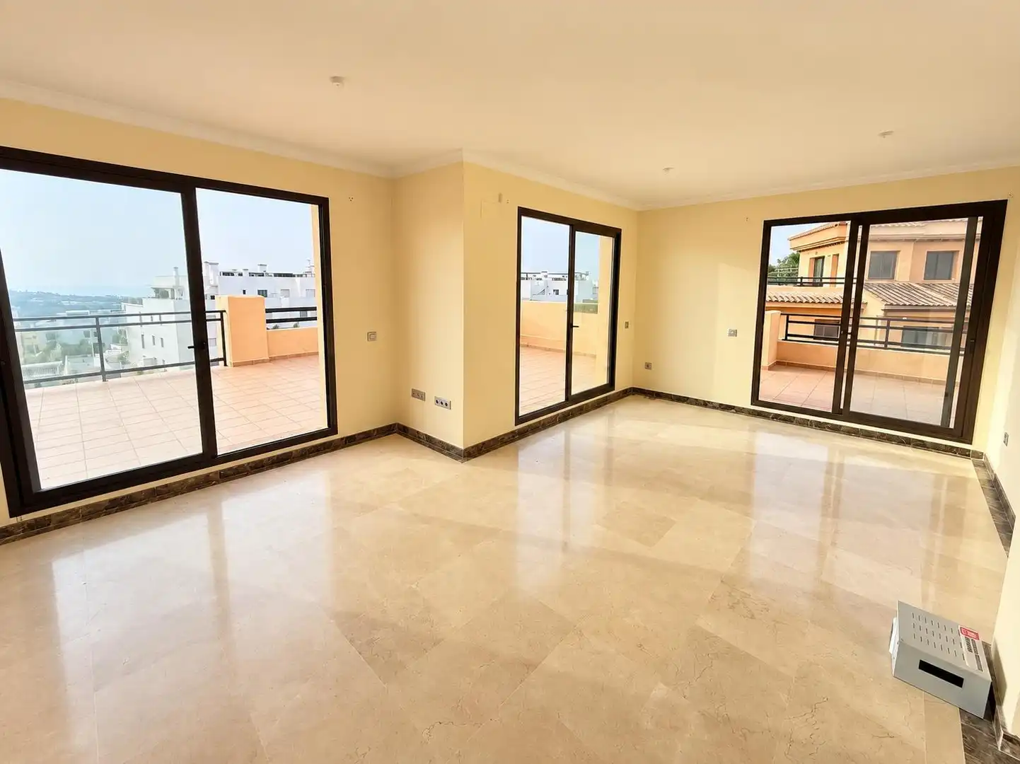 Terraza de Ático en venta en Mijas con Aire acondicionado, Jardín privado y Trastero