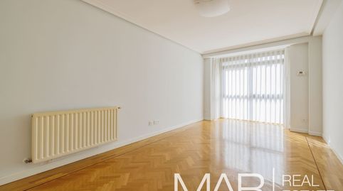 Foto 3 de Pis en venda a Calle de Baños de Montemayor, Acacias, Madrid Capital