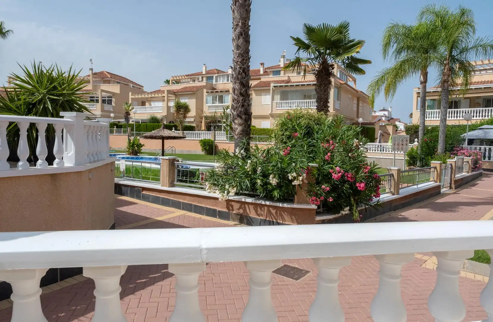 Terrassa de Casa adosada en venda en Orihuela amb Aire condicionat, Calefacció i Jardí privat