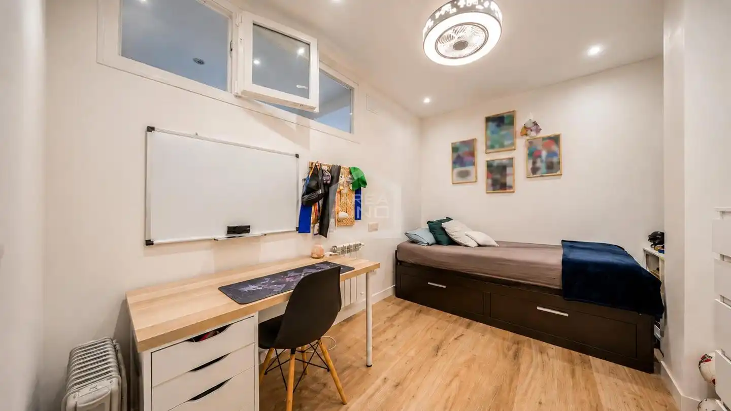 Bedroom of Flat for sale in Alcorcón  with Air Conditioner, Heating and Swimming Pool