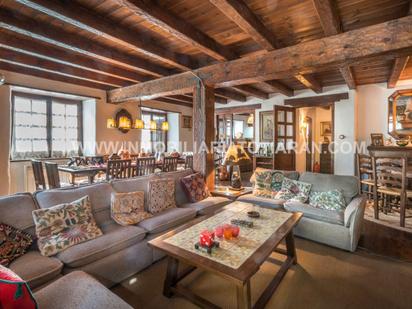 Sala d'estar de Casa o xalet en venda en Naut Aran amb Terrassa i Balcó