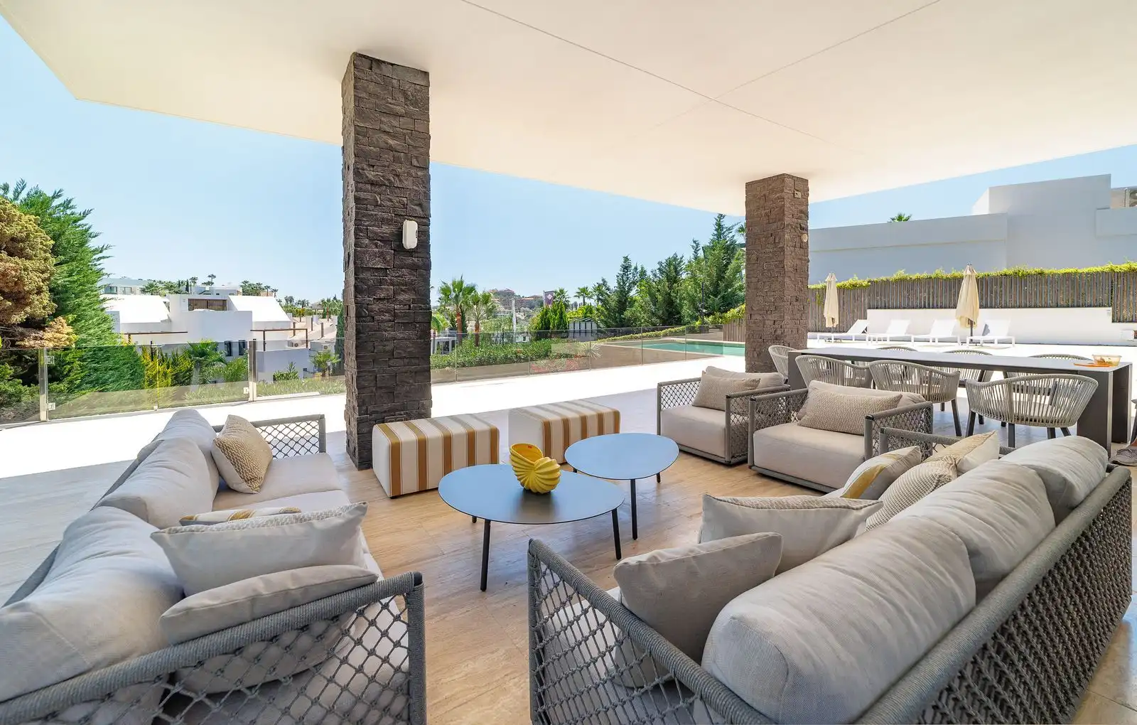 Terrasse von Haus oder Chalet zur Miete in Marbella mit Klimaanlage, Privatgarten und Terrasse