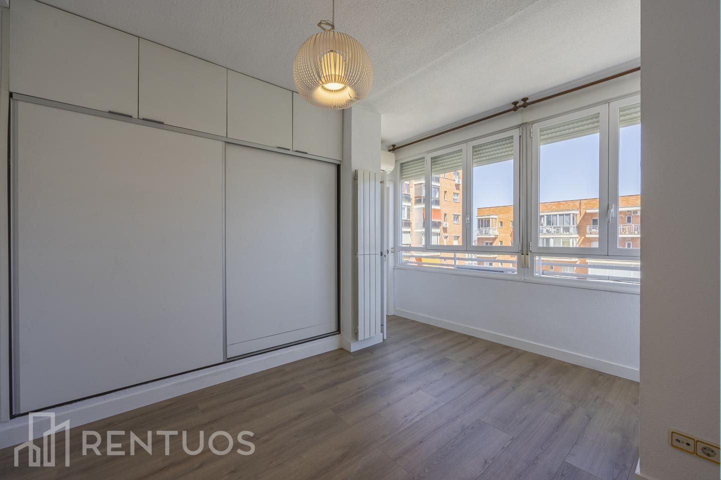 Dormitori de Apartament de lloguer en  Madrid Capital amb Aire condicionat i Calefacció