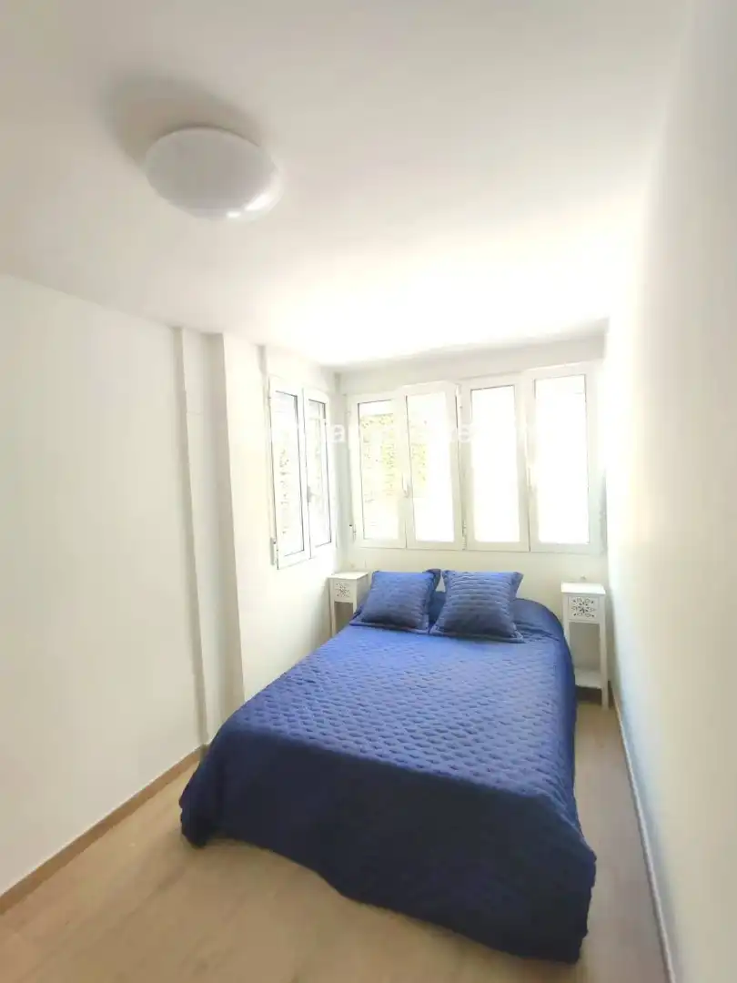Bedroom of Flat for rent in Benidorm  with Air Conditioner, Heating and Terrace