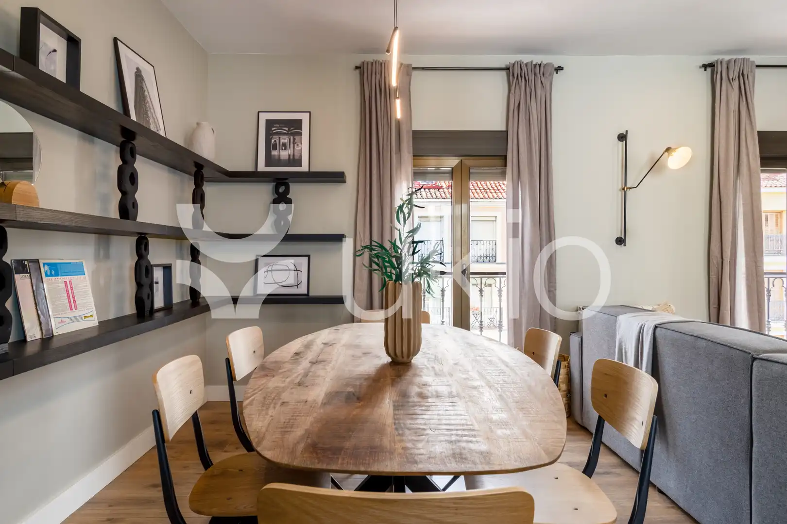 Comedor de Apartamento de alquiler en Madrid con Aire acondicionado, Calefacción y Amueblado