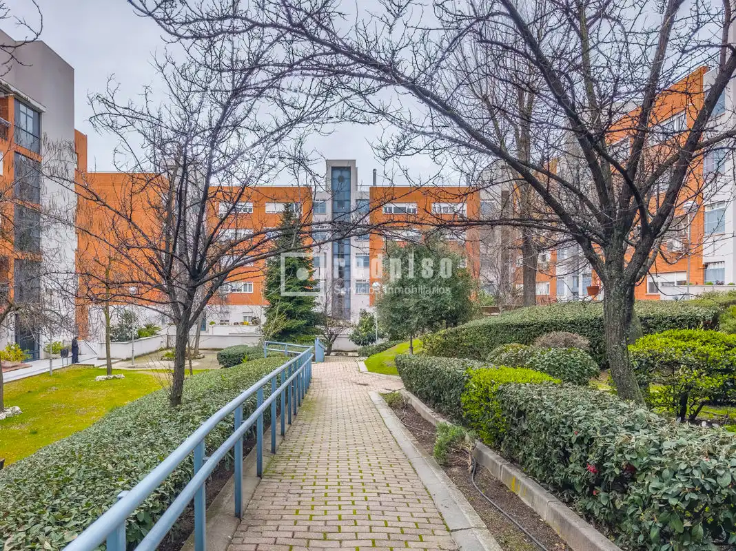 Exterior view of Flat for sale in Madrid  with Heating, Private garden and Parquet flooring