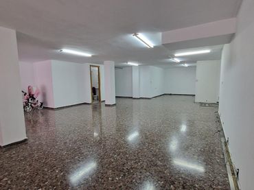 Local comercial en alquiler en Casc Urbà