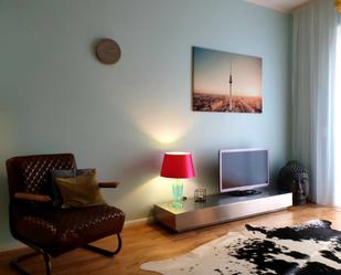 Sala d'estar de Apartament de lloguer en  Barcelona Capital amb Moblat i Es permeten mascotes