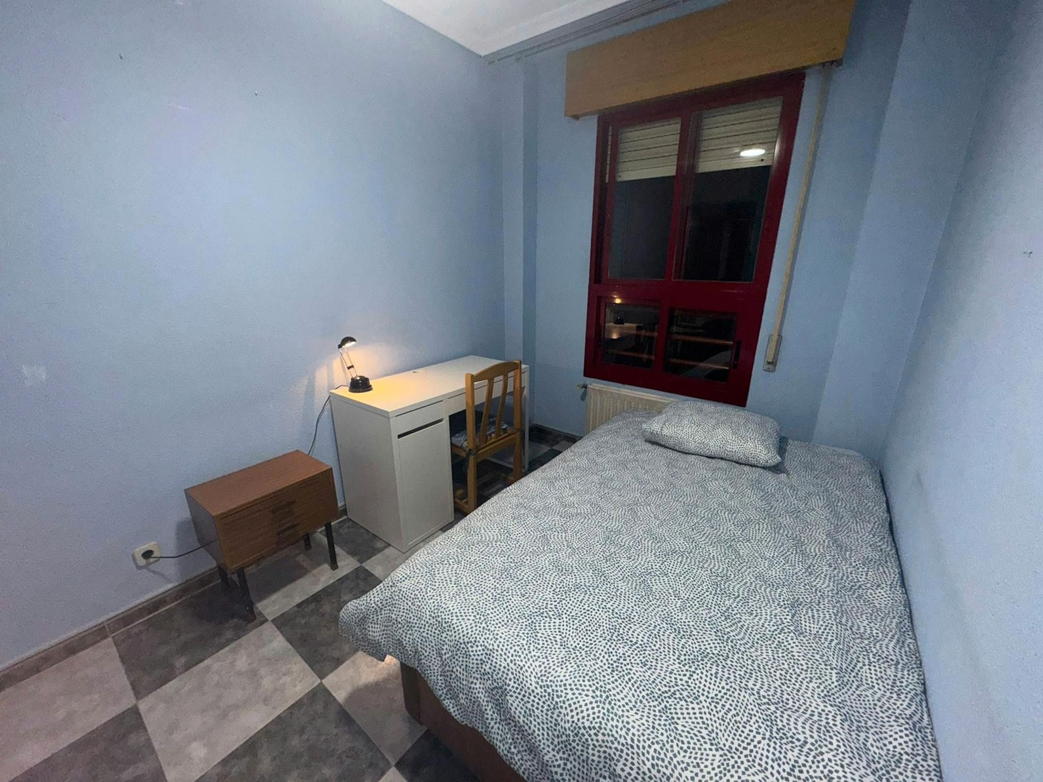 Habitación de Piso para compartir en  Madrid Capital con Calefacción, Amueblado y Lavadora