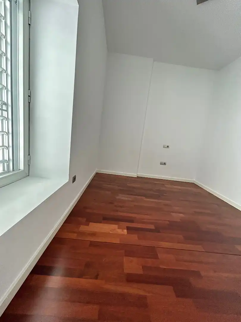 Duplexes for rent in Sevilla  with Air Conditioner, Heating and Storage room