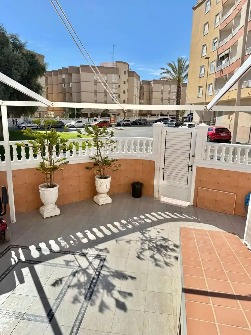 Casa o chalet en venta en Calle Pablo Neruda, Las Viñas