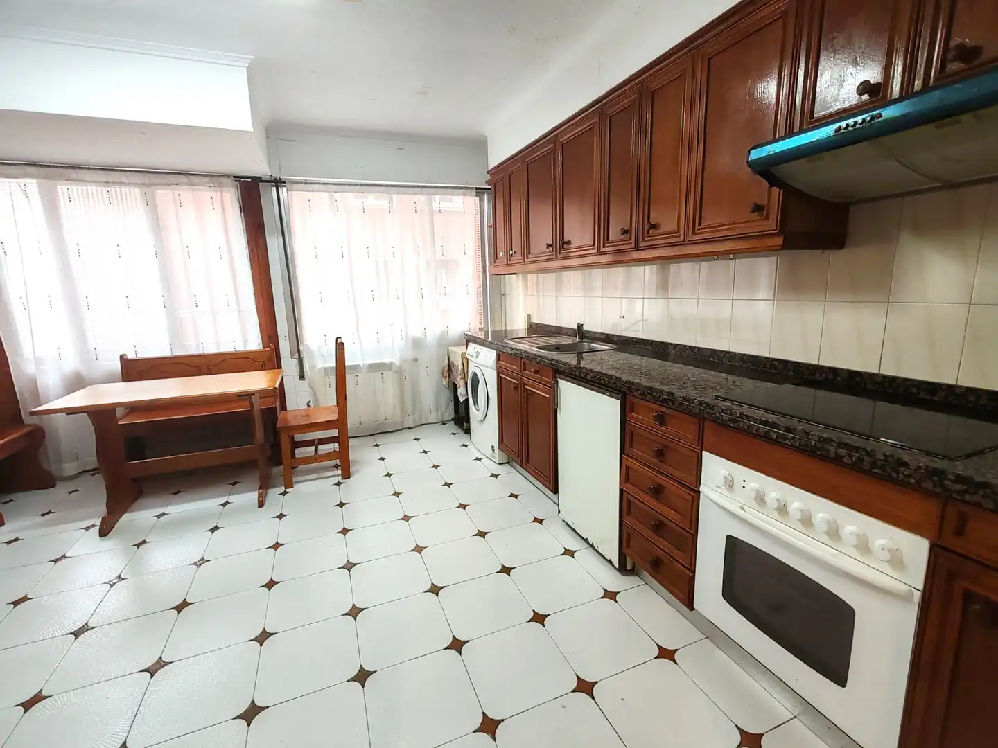 Cocina de Piso en venta en Bilbao  con Calefacción, Amueblado y Horno