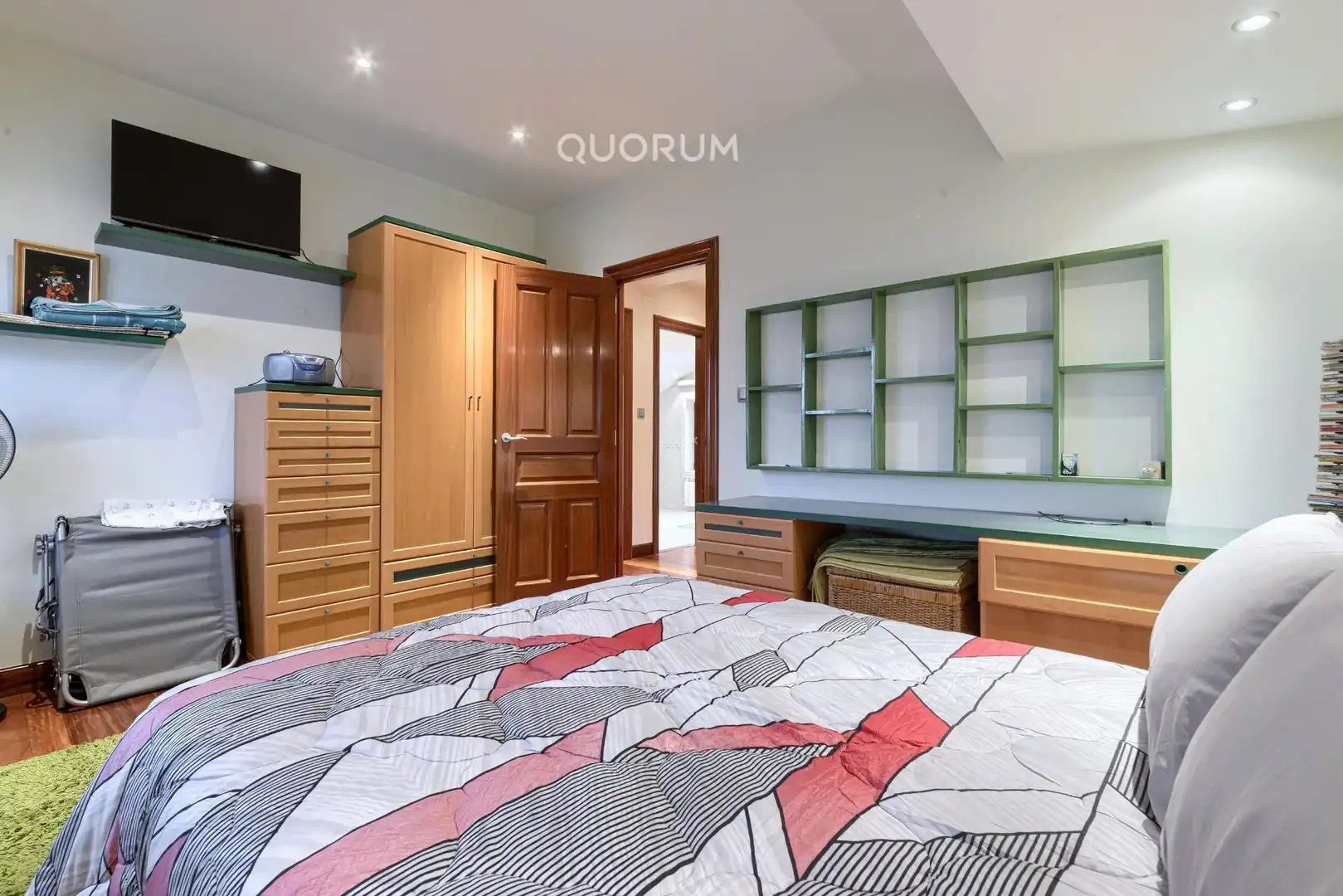 Schlafzimmer von Country house zum Verkauf in Bilbao  mit Heizung, Terrasse und Möbliert