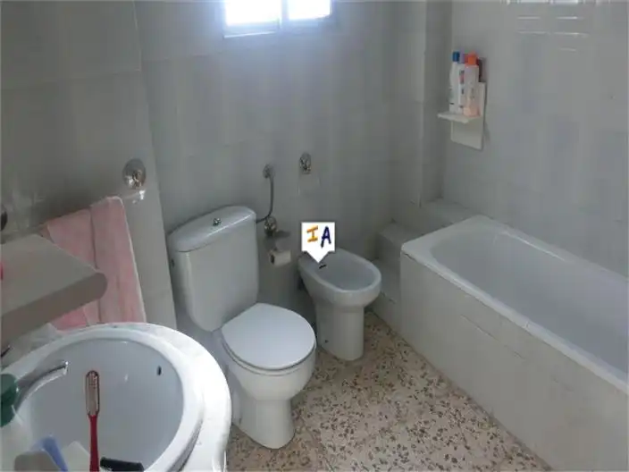 Baño de Casa adosada en venta en Fuente-Tójar con Terraza y Trastero