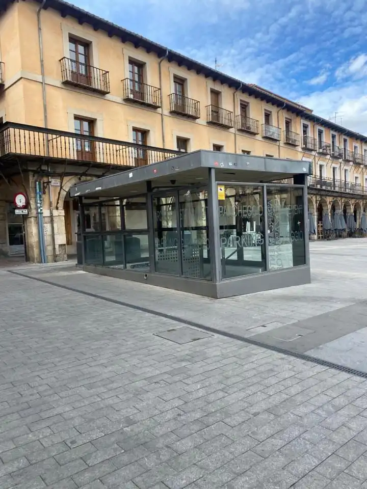 Garage zum Verkauf in León Capital 