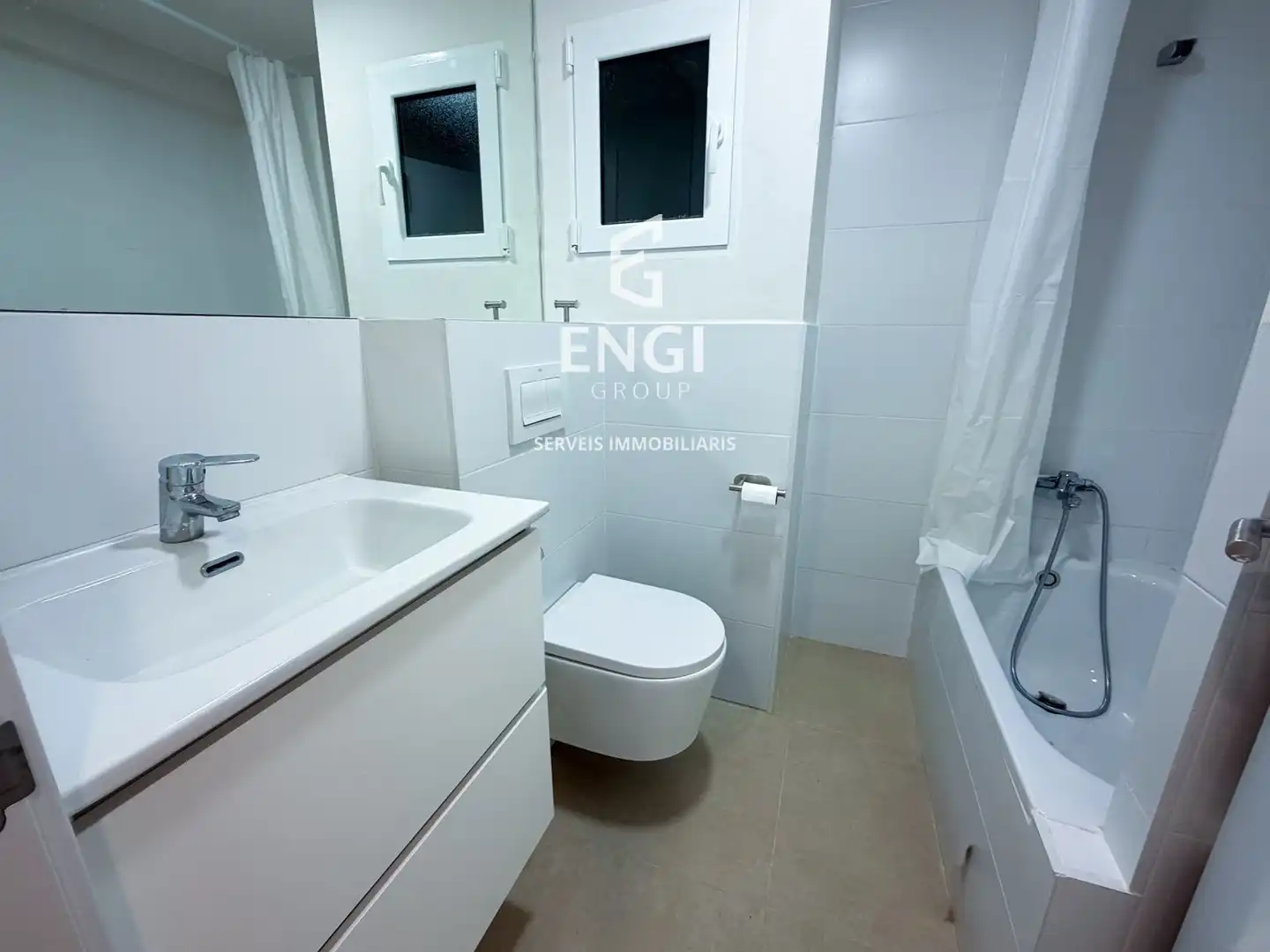 Baño de Piso en venta en El Vendrell con Aire acondicionado, Calefacción y Terraza