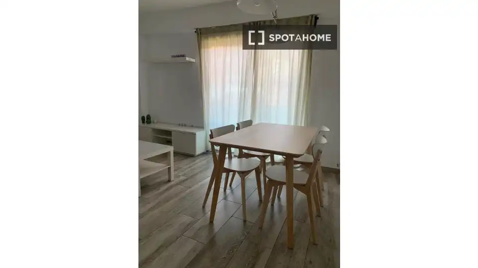 Exterior view of Apartments for share in Valencia  with Air Conditioner, Terrace and Furnished
