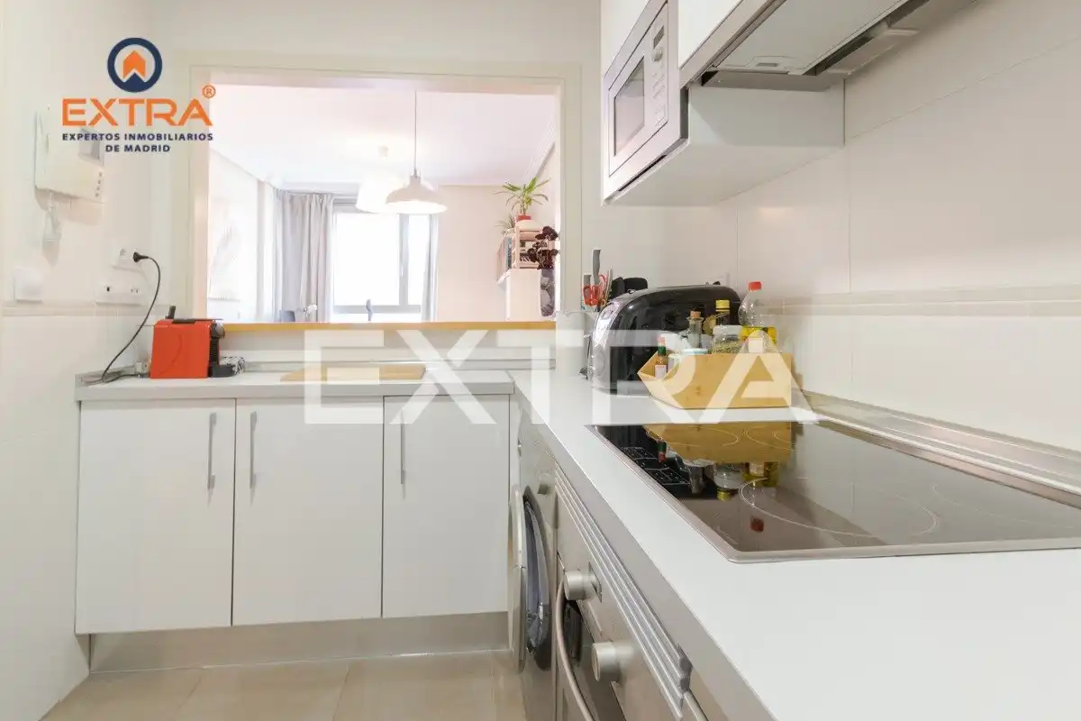Cuina de Apartament de lloguer en Madrid amb Aire condicionat, Calefacció i Traster