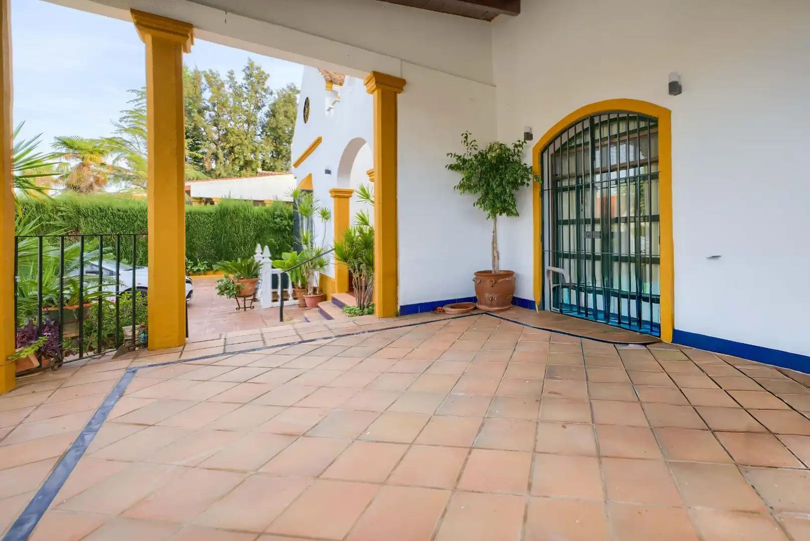 Houses for sale in Espartinas  with Air Conditioner, Private garden and Terrace