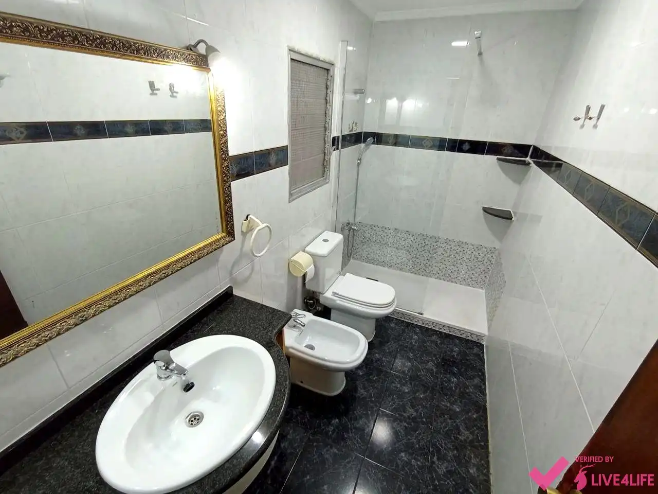 Badezimmer von Wohnung zur Miete in Valencia mit Terrasse und Möbliert
