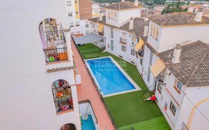 Vista exterior de Pis en venda en Cenes de la Vega amb Terrassa i Balcó