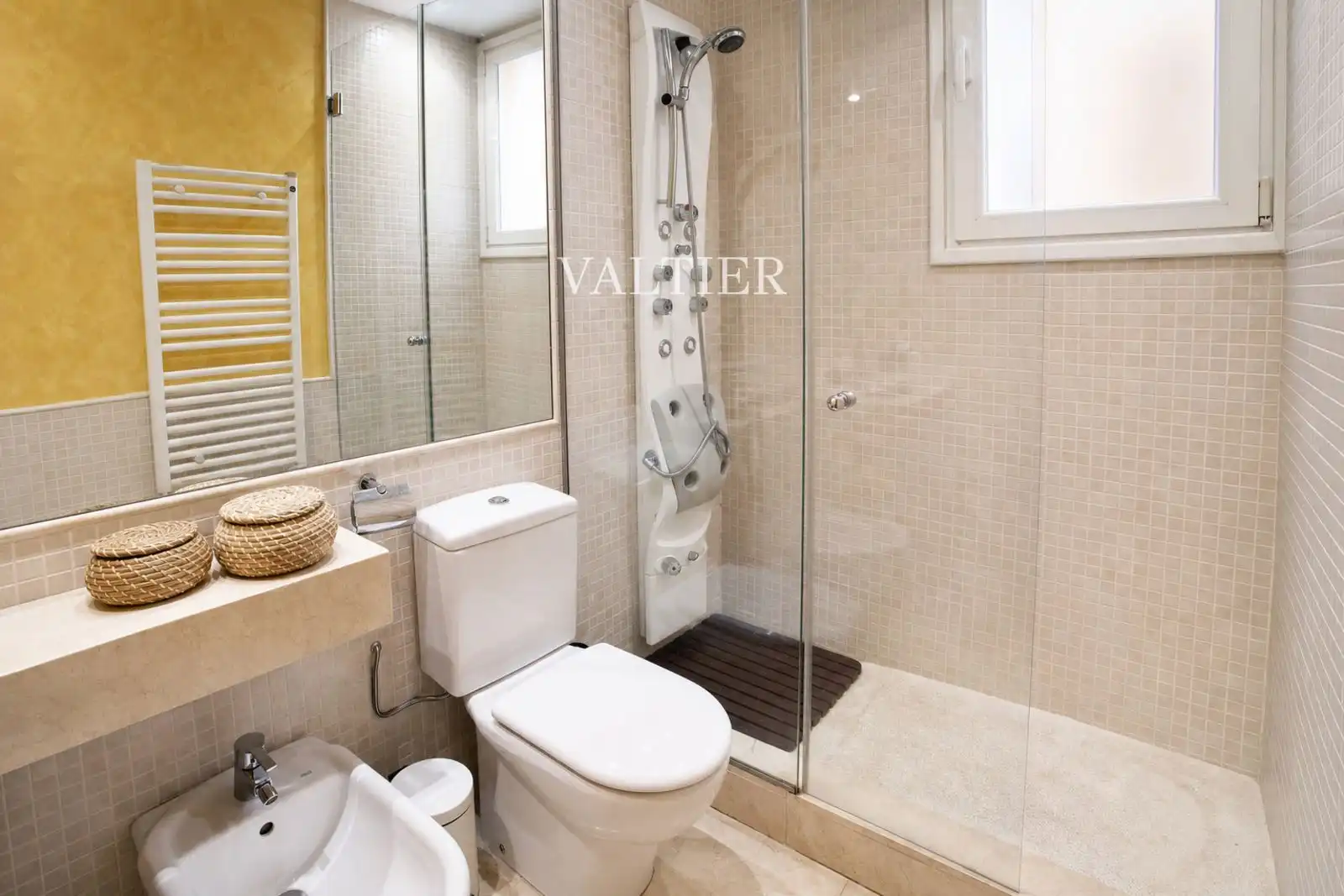 Bathroom of Flat for rent in Madrid  with Air Conditioner and Furnished
