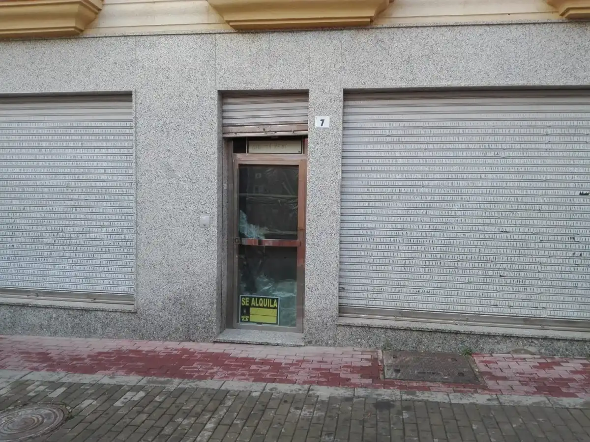 Local comercial de lloguer a El Ejido Ciudad
