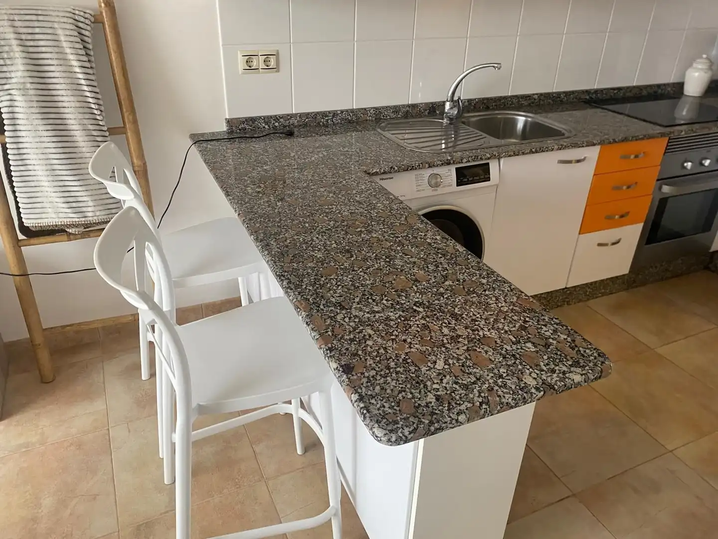Cocina de Piso de alquiler en Malpica de Bergantiños con Calefacción, Trastero y Amueblado