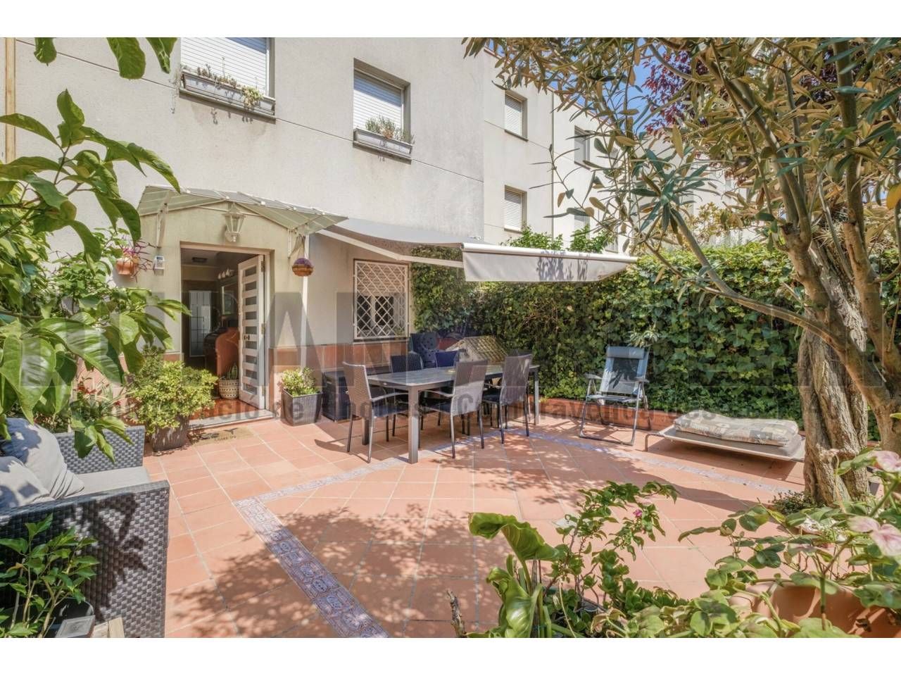 Terrace of House or chalet for sale in Terrassa  with Air Conditioner, Heating and Private garden