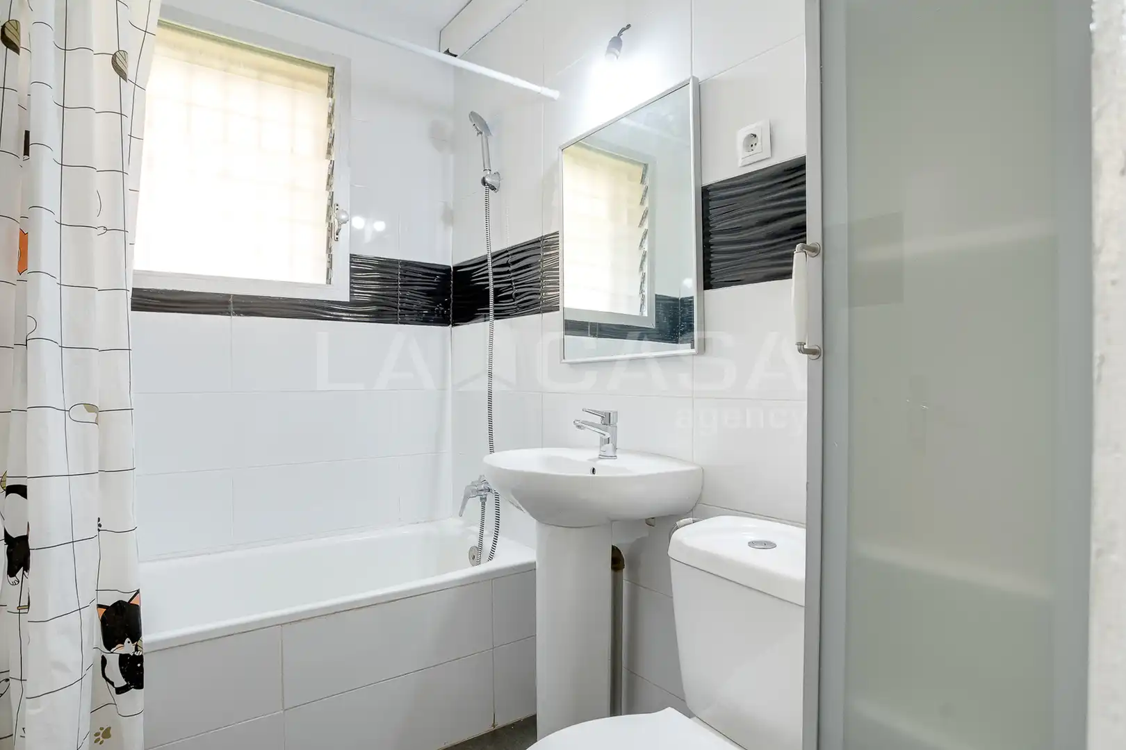 Baño de Piso en venta en Barcelona con Balcón