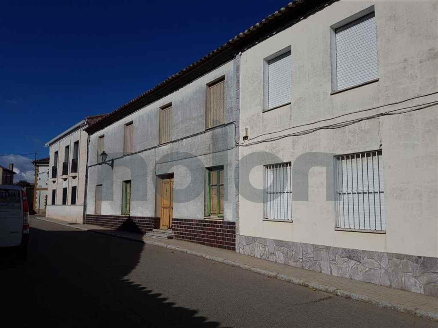 Exterior view of Single-family semi-detached for sale in Moral de la Reina