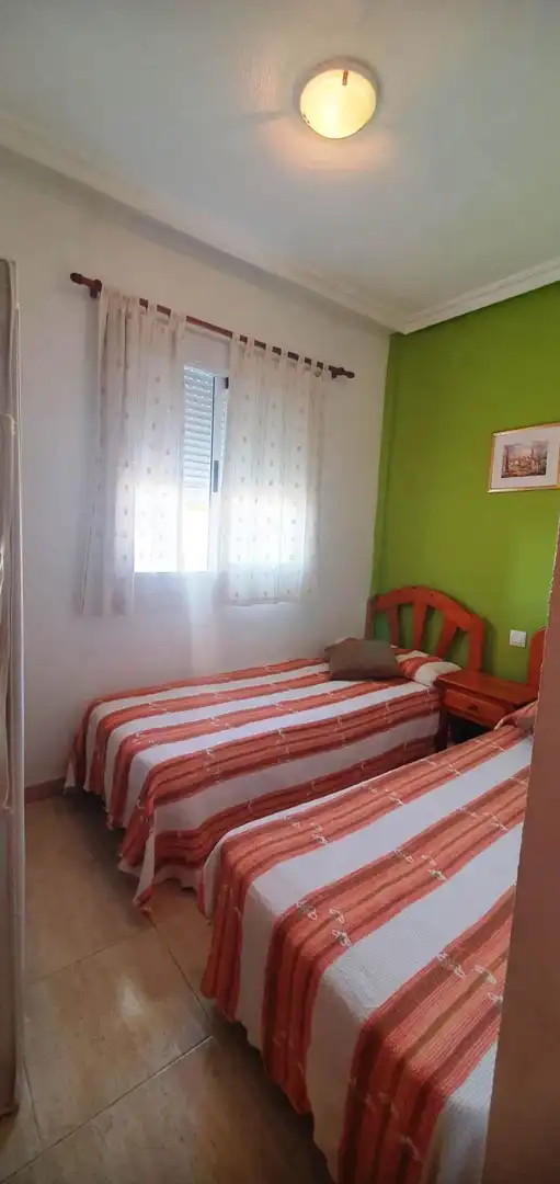 Habitación de Casa o chalet de alquiler en Torrevieja con Terraza, Amueblado y Balcón