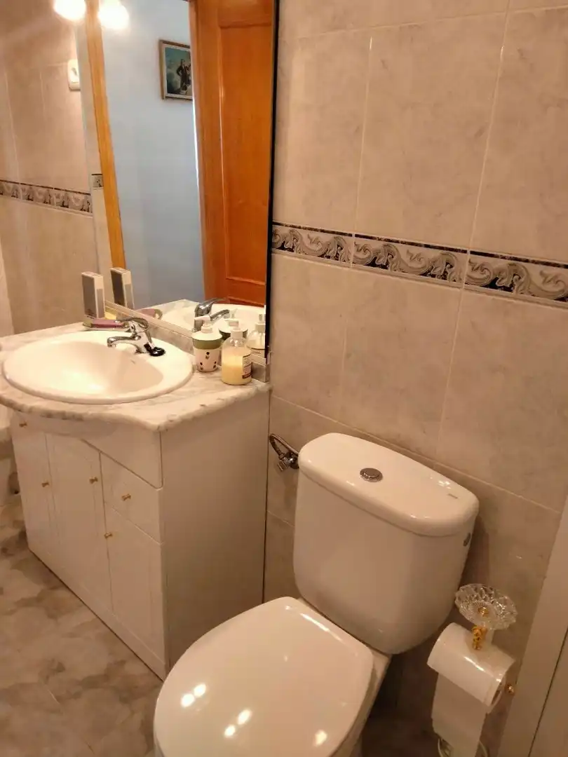 Baño de Casa adosada en venta en Navacepedilla de Corneja con Calefacción y Trastero