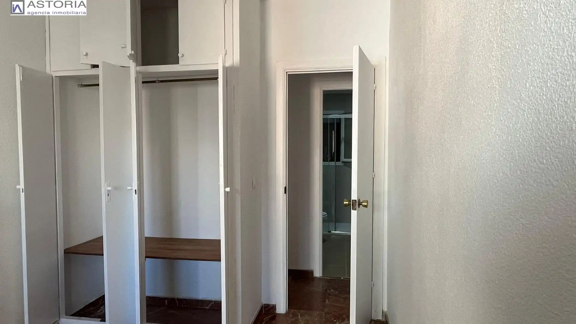 Habitación de Piso de alquiler en Granada con Terraza