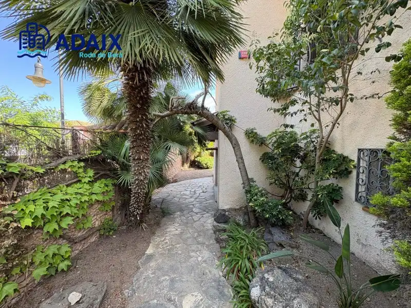 Vista exterior de Casa o chalet en venta en Roda de Berà con Terraza, Trastero y Piscina