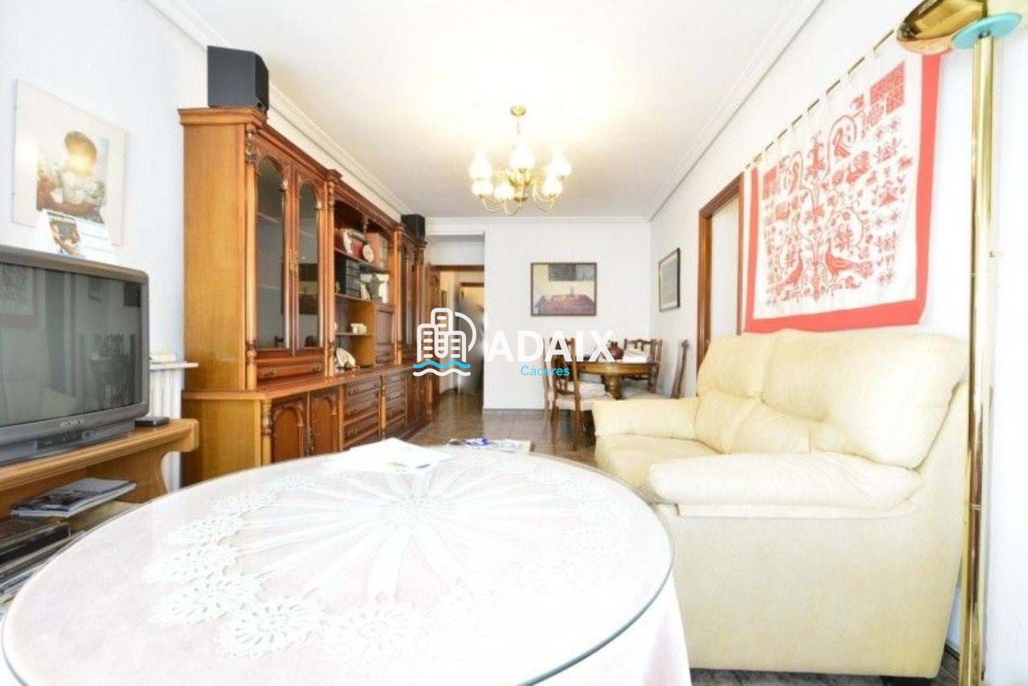 Habitación de Piso en venta en Cáceres Capital con Calefacción