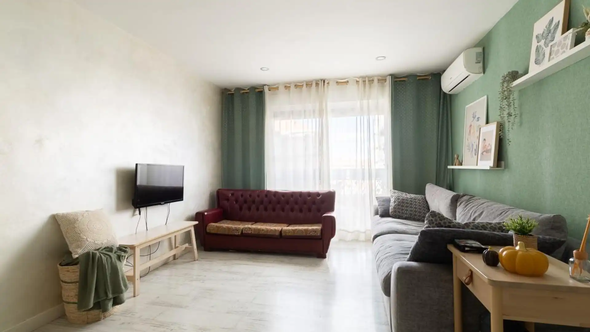 Flat for sale in Plaza Juan Gómez de Mora, Reyes Católicos