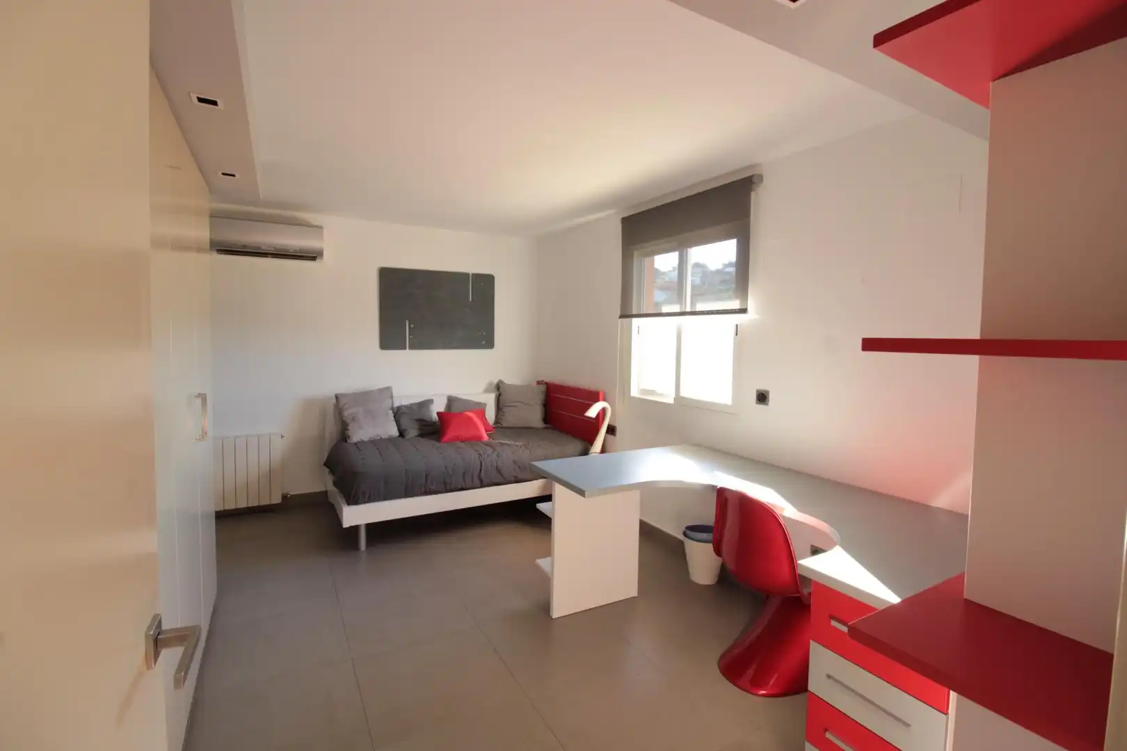 Dormitori de Casa o xalet en venda en Alzira amb Aire condicionat, Jardí privat i Parquet