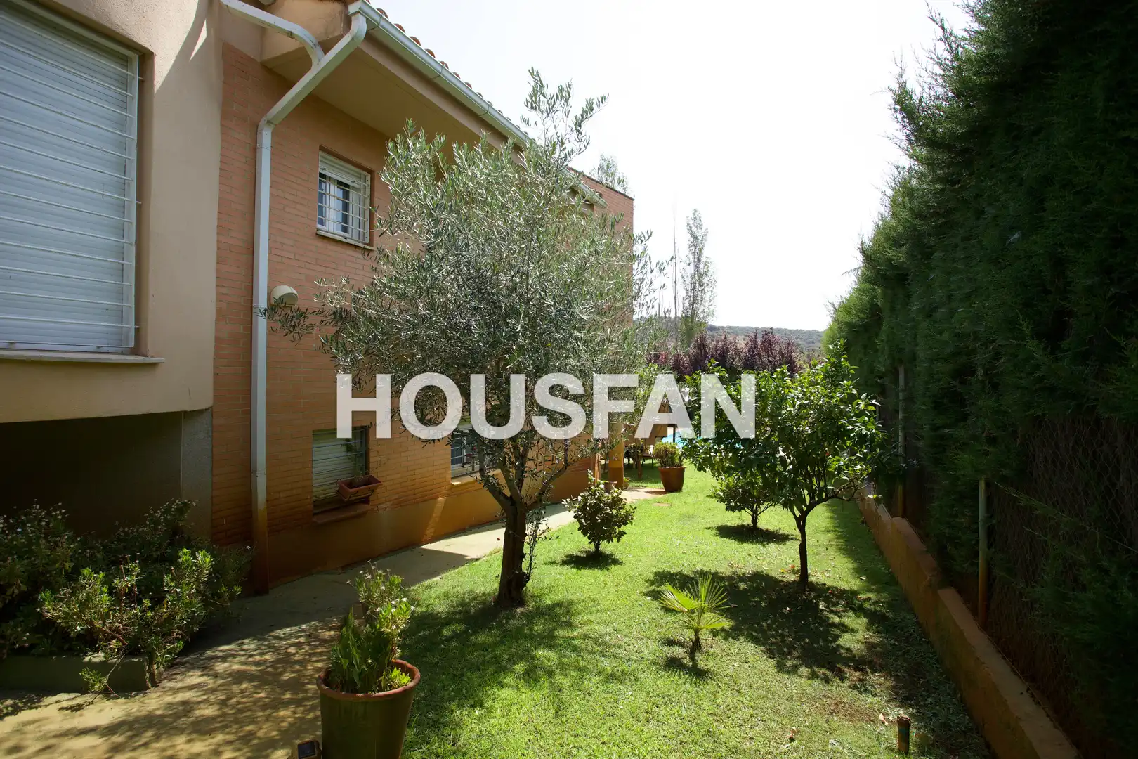 Vista exterior de Casa o xalet en venda en Cáceres amb Aire condicionat, Calefacció i Jardí privat