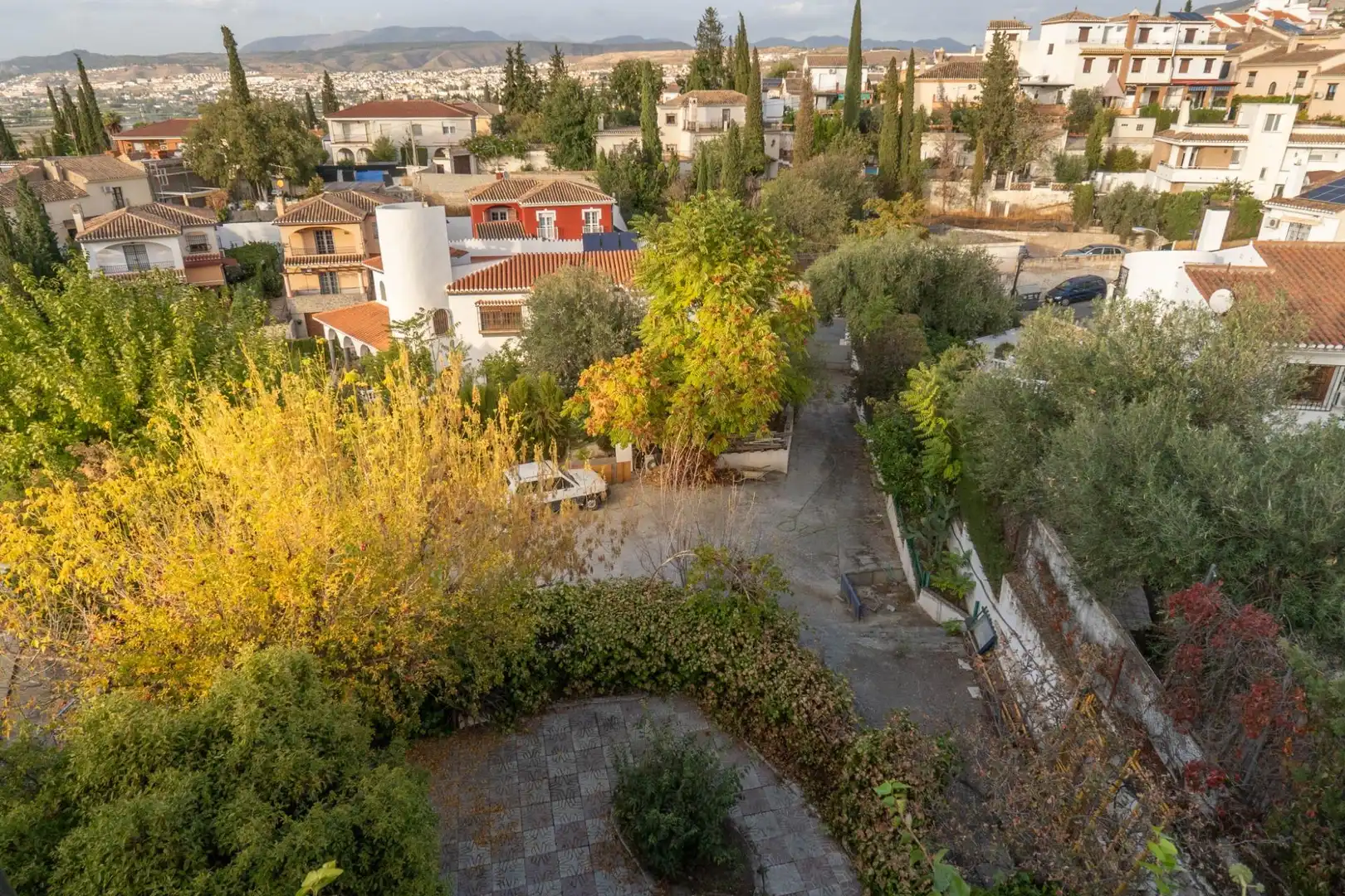 Vista exterior de Casa o xalet en venda en La Zubia amb Calefacció, Jardí privat i Terrassa