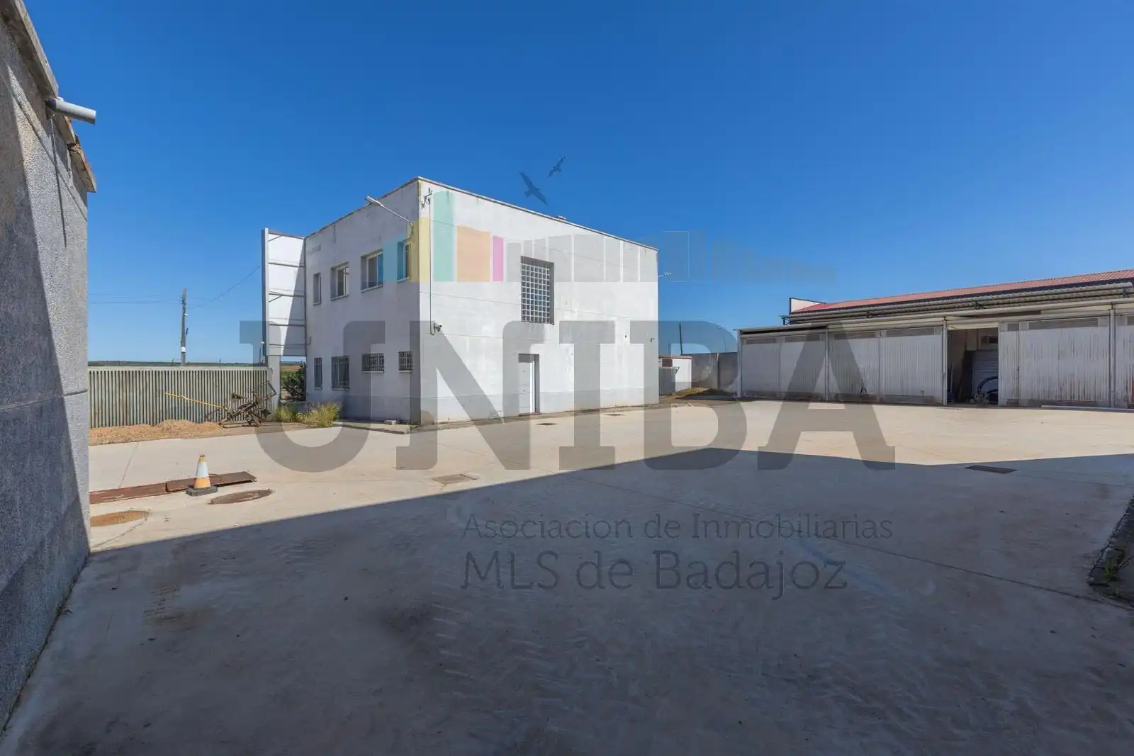 Exterior view of Industrial buildings for rent in La Garrovilla 