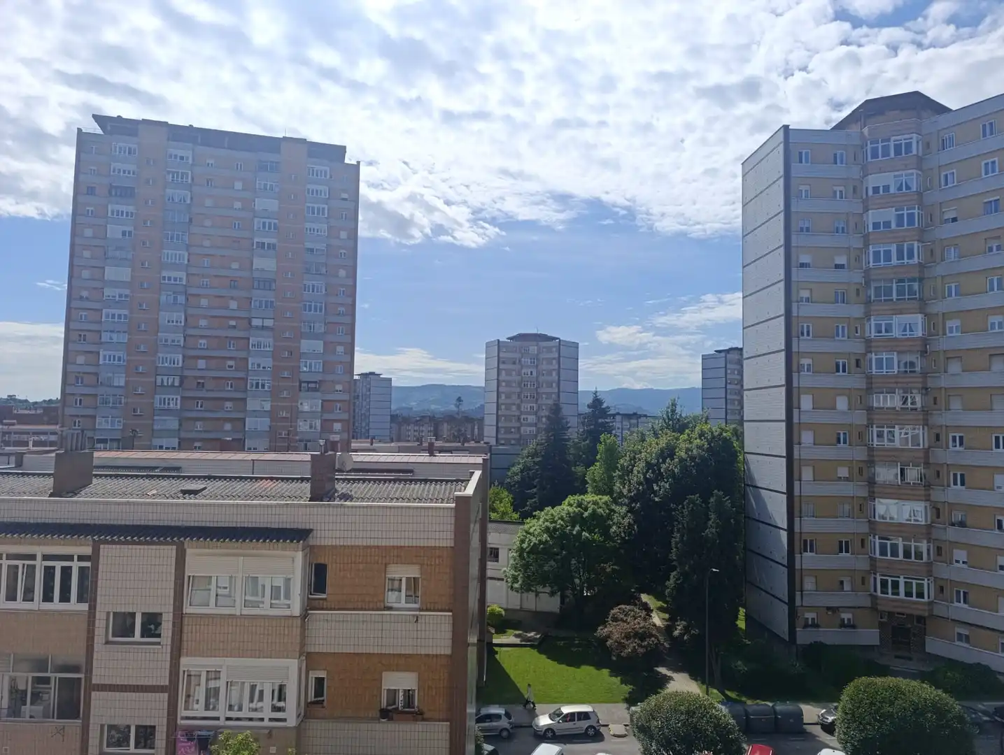 Dormitori de Pis en venda en Gijón  amb Calefacció