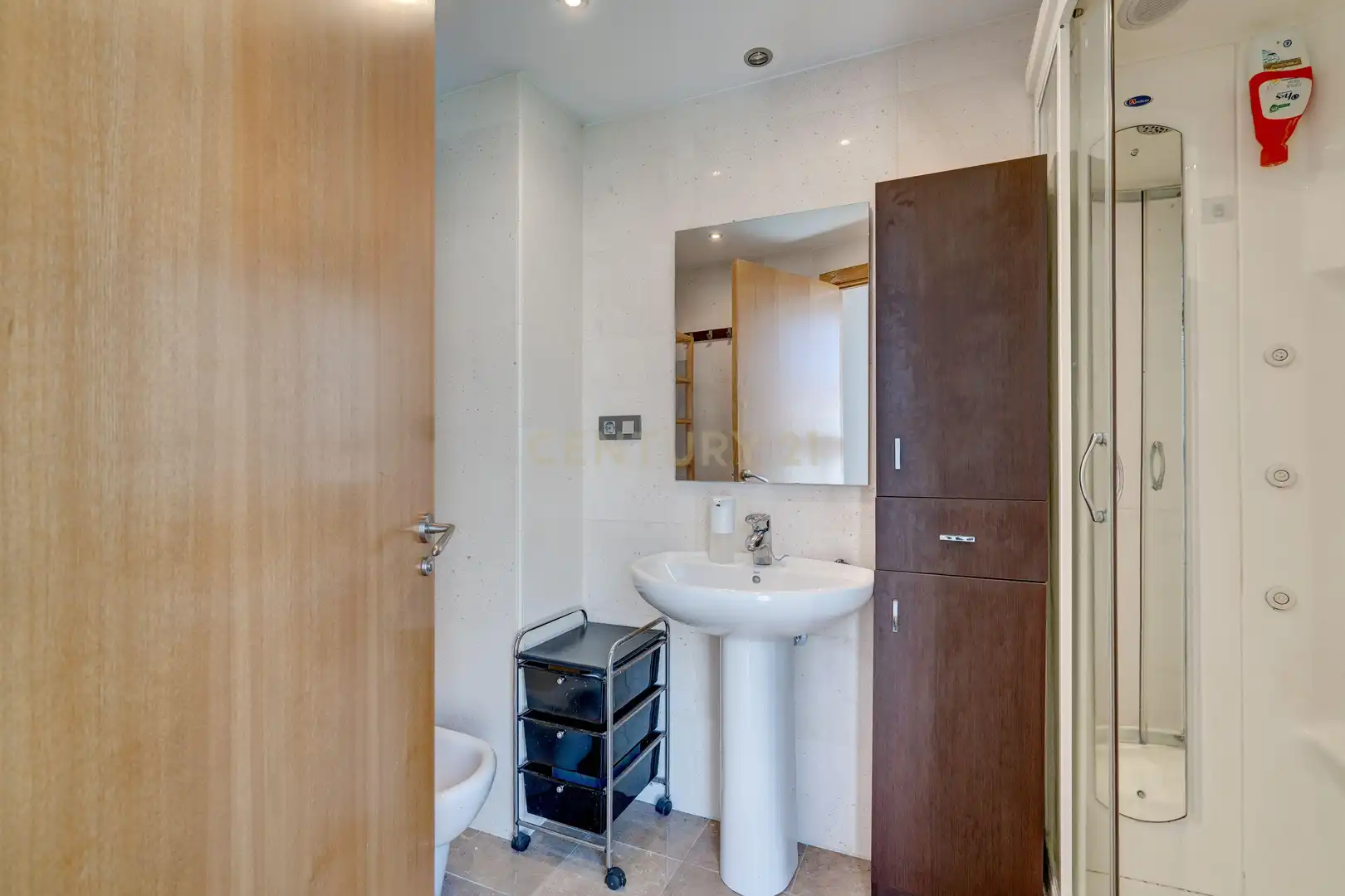 Baño de Dúplex en venta en Irun  con Trastero, Horno y Lavadora
