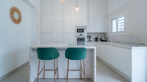 Esta elegante villa contemporánea, situada en una tranquila zona residencial de Málaga Este, se alza sobre una parcela de 370 m y, immagine 4