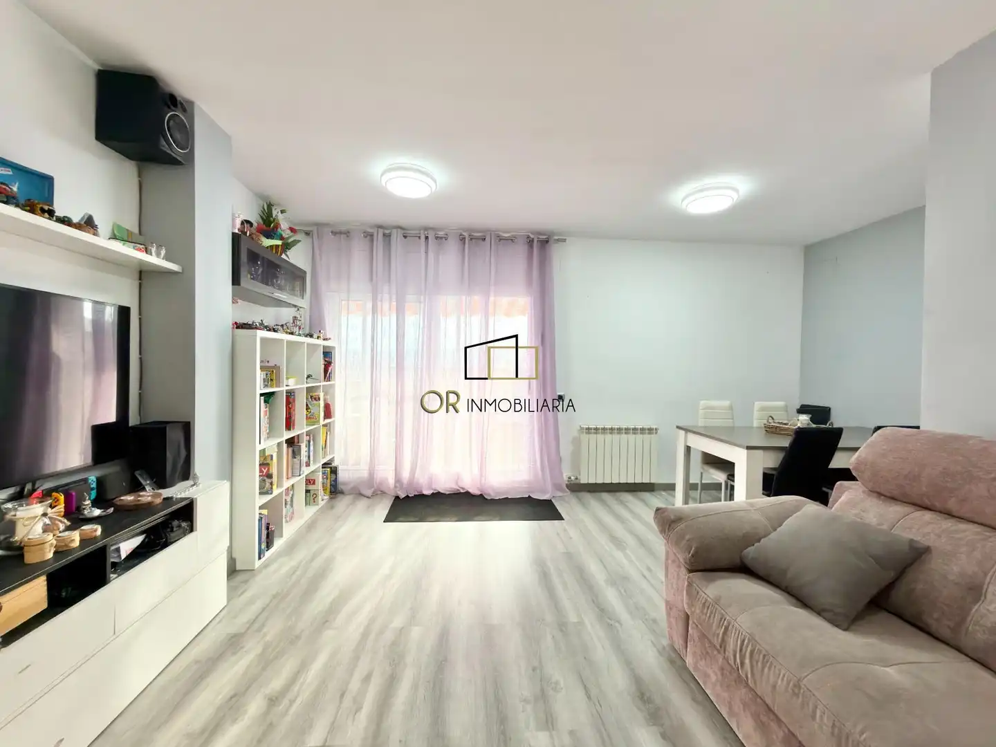 Living room of Flat for sale in El Vendrell  with Heating, Parquet flooring and Terrace