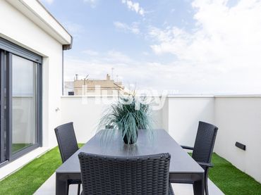 Appartamento con balcone in vendita a Carrer de Ramón y Cajal